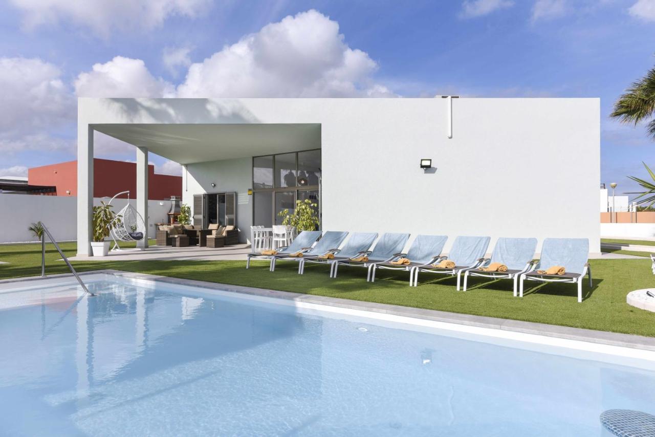 Dom wakacyjny And Light Mini Golf Pool Luxury 7 Star La Guirra